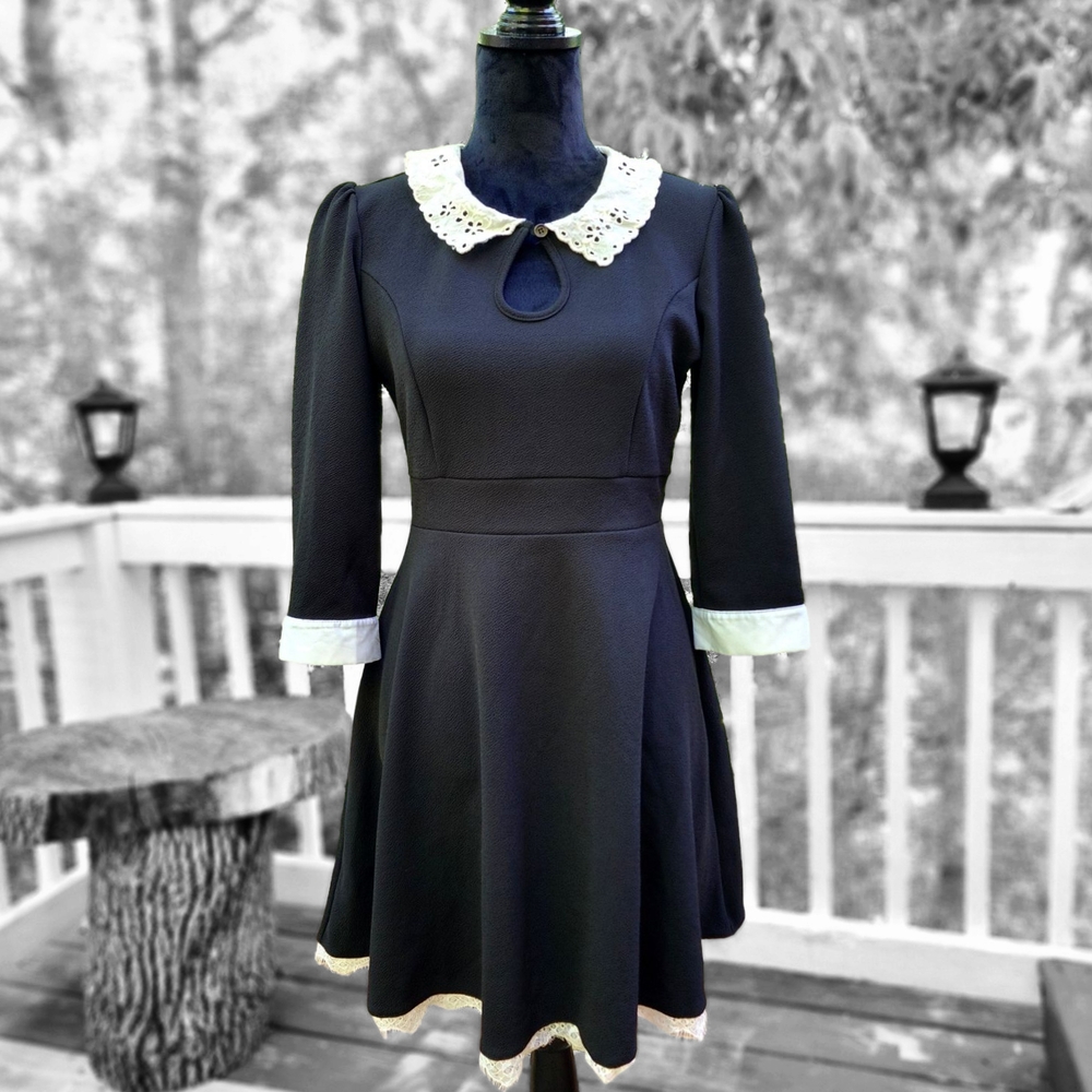 Rare/Dead Stock Hot Topic American Horror Story Maid Dress with Peter Pan Collar